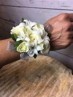 How to Make Wrist Corsage with Fresh Flowers: A Creative Guide to Floral Fashion